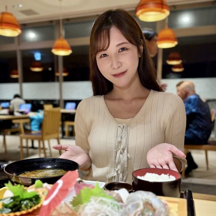 【画像】岡田理紗アナ、えちちな乳房でミルクのロケに出てしまうwwwwwww