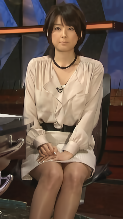 秋元優里のエロエロなパンチラ ２６１０２０