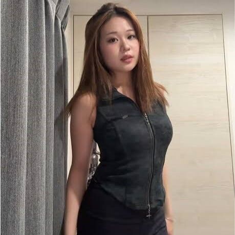 【画像】有名芸人の娘さん、激シコボディすぎて注目を浴びてしまうwwwwwww