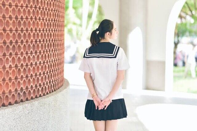 【画像】制服から透けてるブラジャーが1番エ□い説ｗｗｗｗｗｗｗ