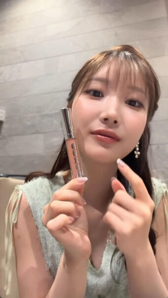 【画像】野村彩也子アナ 胸チラ、谷間チラ！！【GIF動画あり】