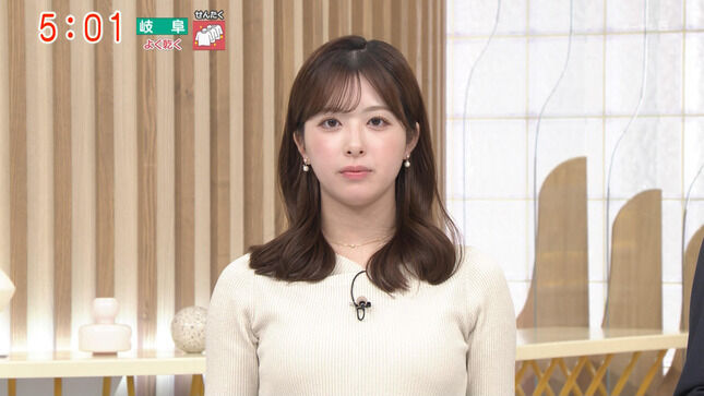 【画像】田原萌々アナ ピチピチのニットで胸元を強調する！！