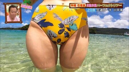 沖縄美女さん、デカパン水着の股間をドアップで撮られる