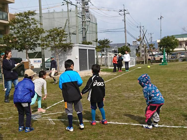 女子も遠投2「野球体験会・種目2」