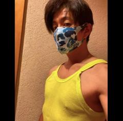 木村拓哉、黄色タンクトップ姿が大不評「胸ポチ?」「破壊力ある」