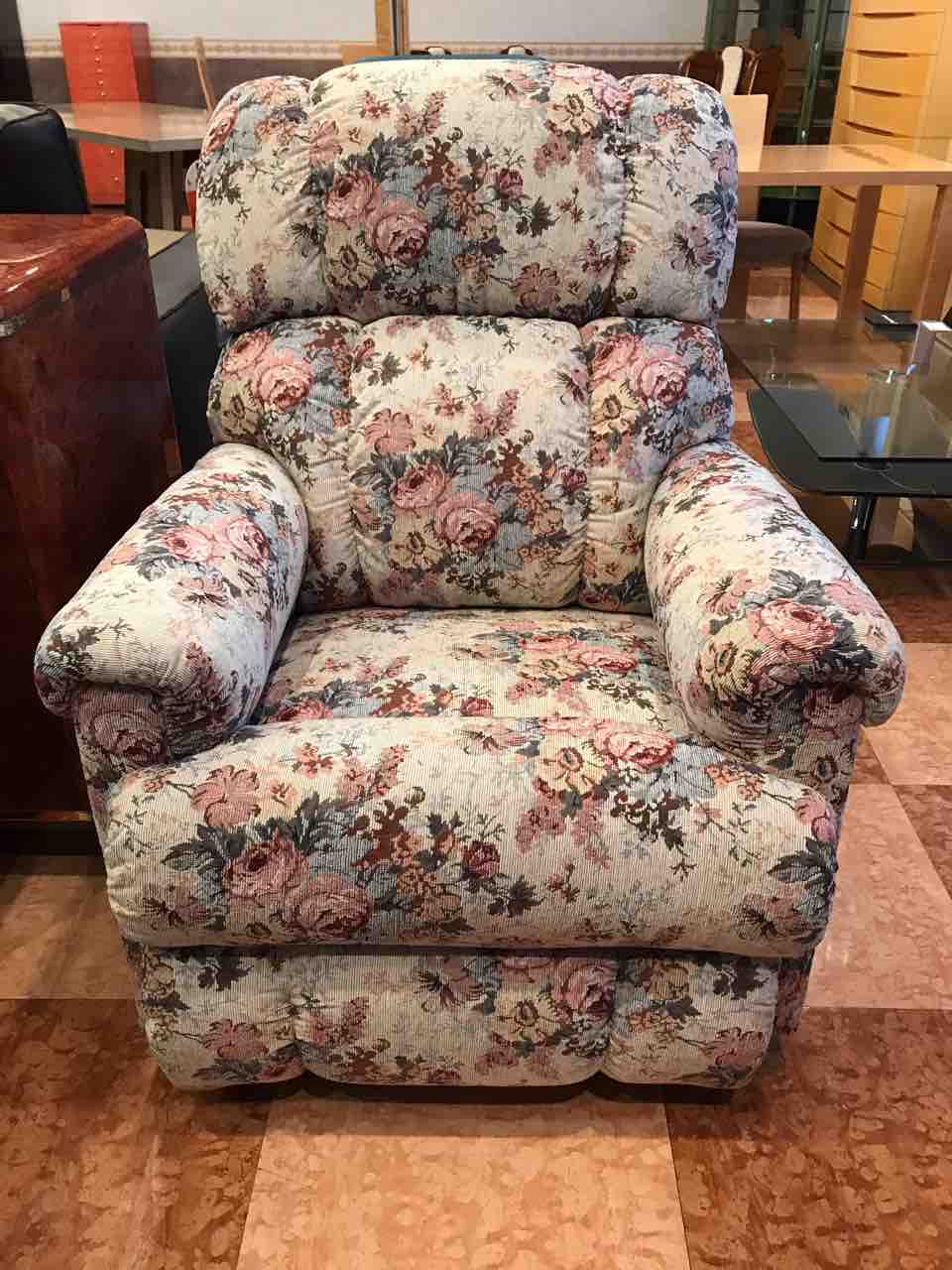 再入荷しました】リラックスできるロッキングリクライナー・レイジー