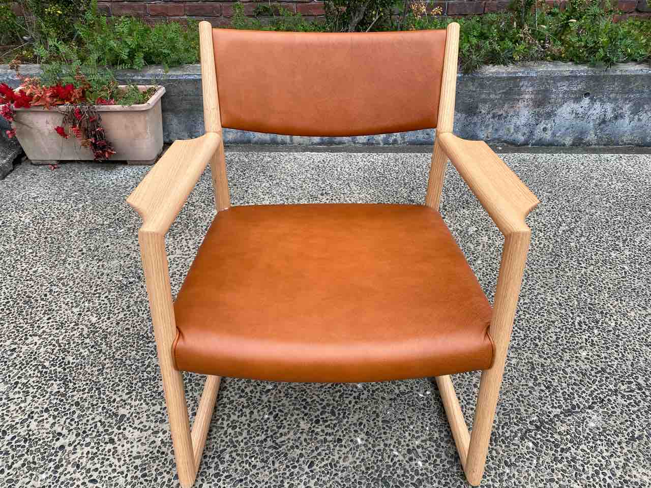 座り心地の良い椅子】日進木工・ナチュラルブラウン・LLDアームチェア