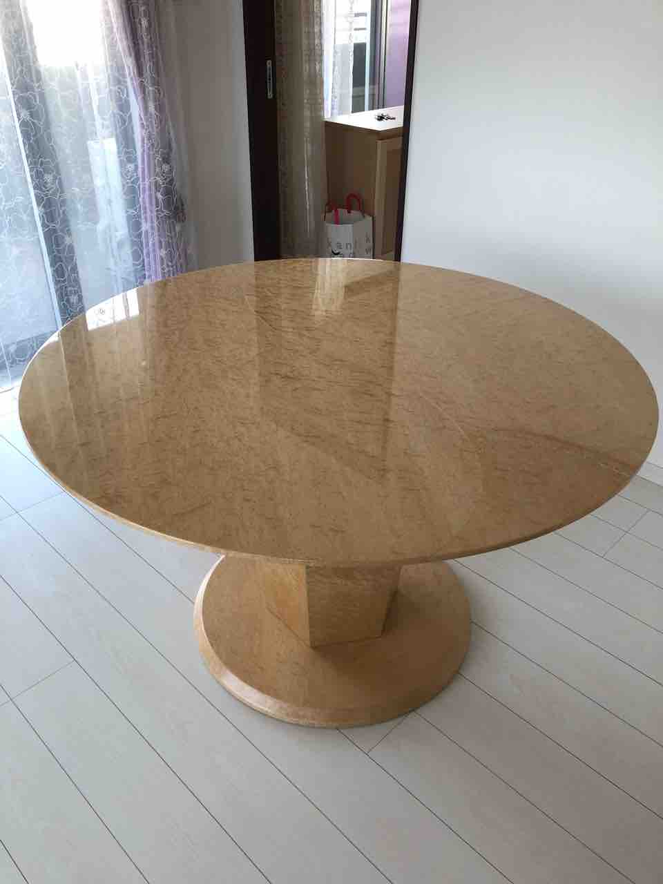 高松市に松創・バーズアイメープルミガキ仕様のダイニングテーブル  