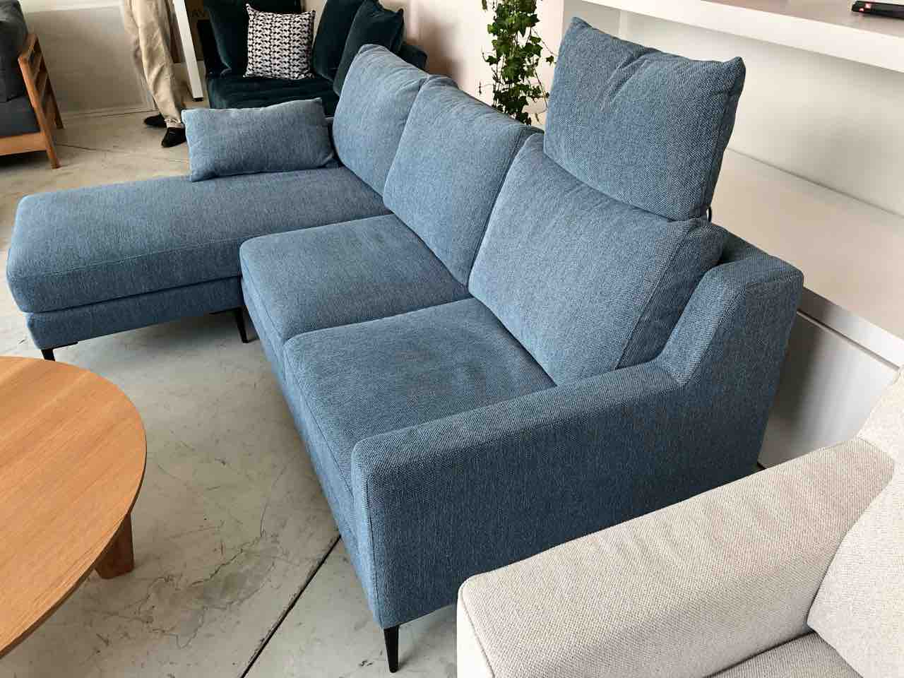 estic徳島ショールーム】ハイバック機能を備えたソファ・FLEX