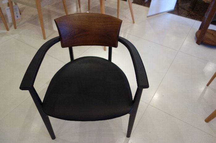 柏木工のCHIC STYLEのアームチェア・PDC02K : 住賓館(じゅうひんかん