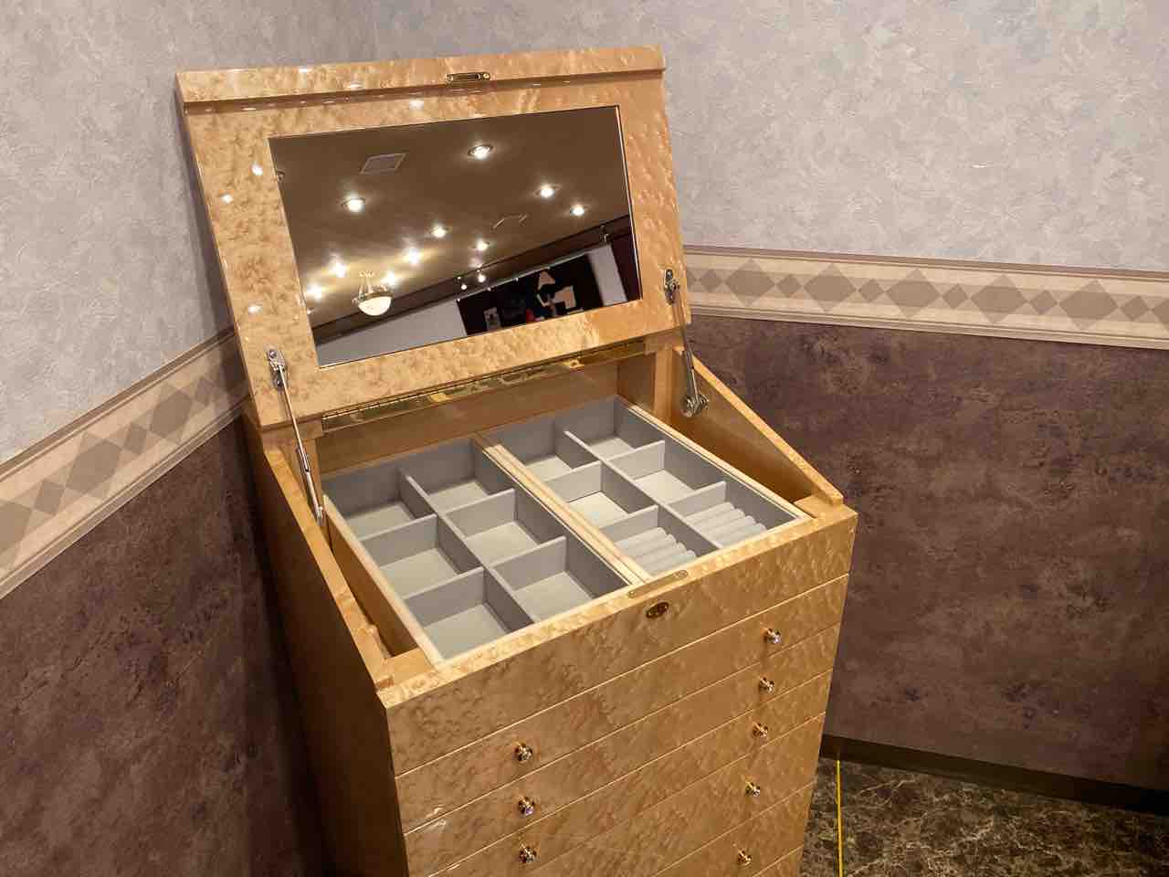 モリカネ・バーズアイメープルミガキ仕様のジュエリーチェスト