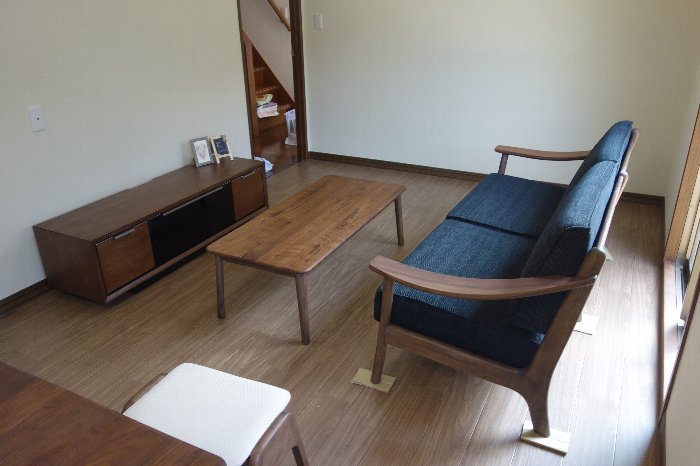 愛媛県にフジシのスローライフⅡシリーズのソファとダイニングセットを