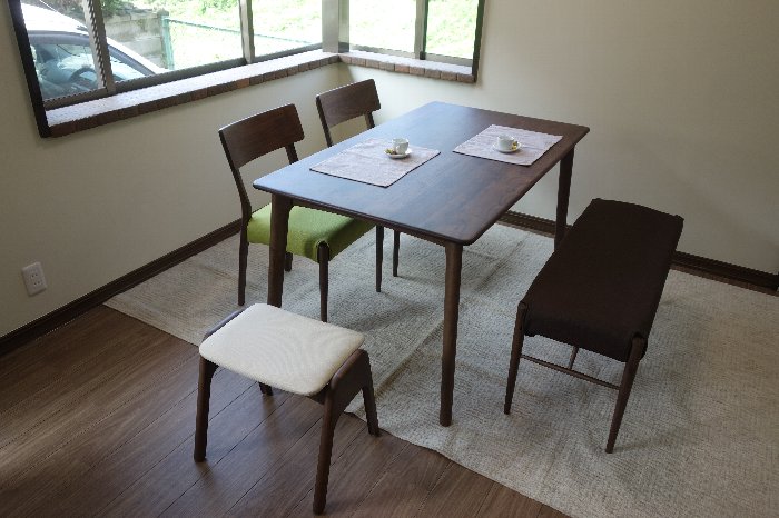 愛媛県にフジシのスローライフⅡシリーズのソファとダイニングセットを