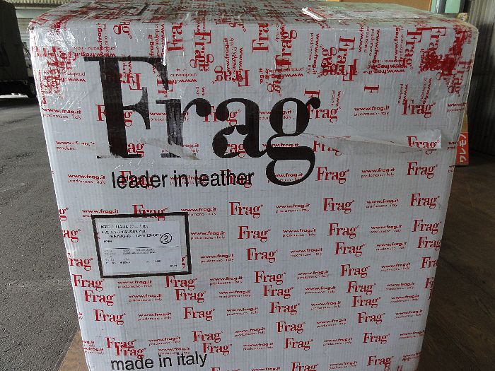 Frag社の椅子を坂出市の美容院に納品 住賓館 じゅうひんかん ブログ