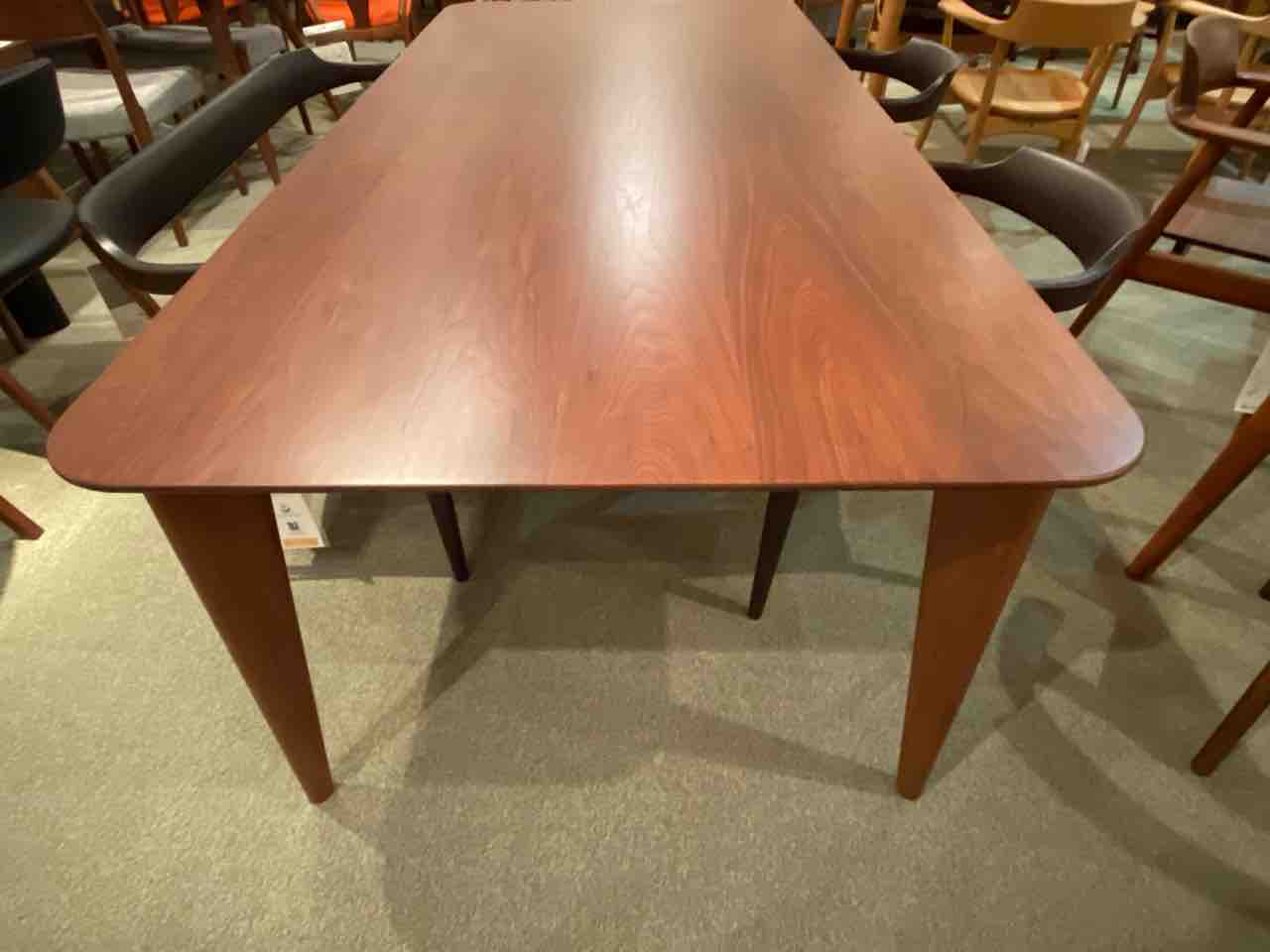 日進木工・geppoダイニングテーブル2100・ウォールナット : 住賓館