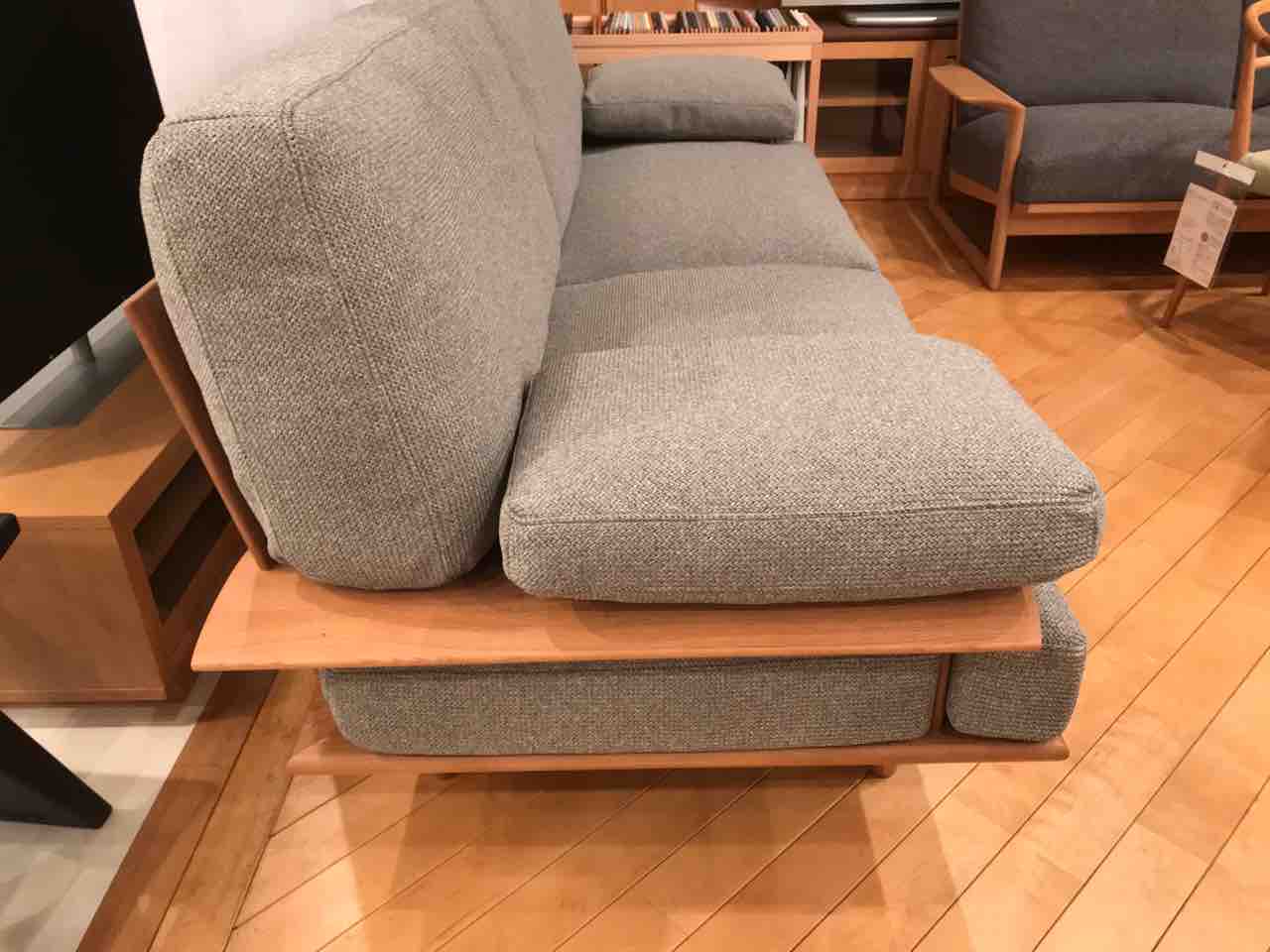 再入荷のご案内】ナチュラルで上品なソファ・Sof(ソフ)再入荷しました