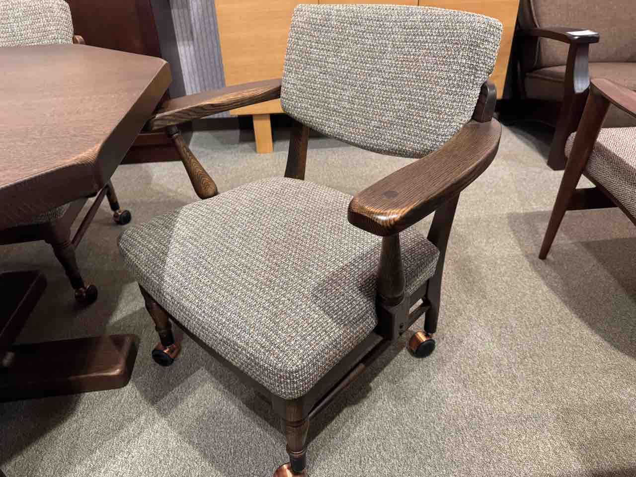 【最終値下げ！】柏木工 ウィルダネスシリーズ テーブル 柏木工 ウィルダネスシリーズ ダイニングテーブル オーク 中古