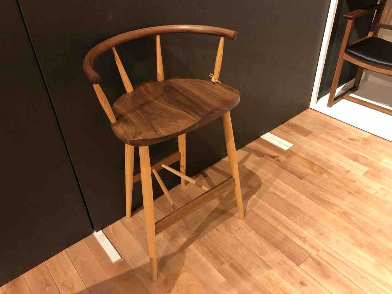 美品 柏木工 高山ウッドワークス ハイチェア カウンターチェア ナラ材-1 ハイチェア/カウンターチェア ウォールナット+オーク オイル塗装