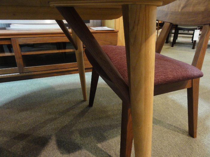北欧テイスト・日進木工の家具2012】WHITE WOODシリーズのラウンド