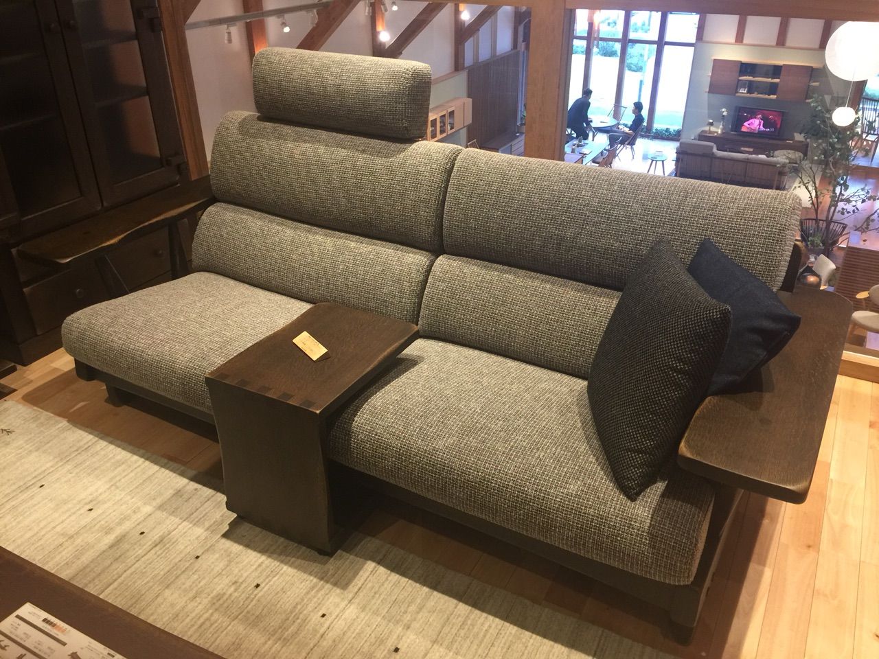 柏木工 「ウィルダネス」 イージーチェア　オーク材 飛騨の家具 WILDERNESS カバーリングイージーチェアKLC54(オーク) – 柏木工株式