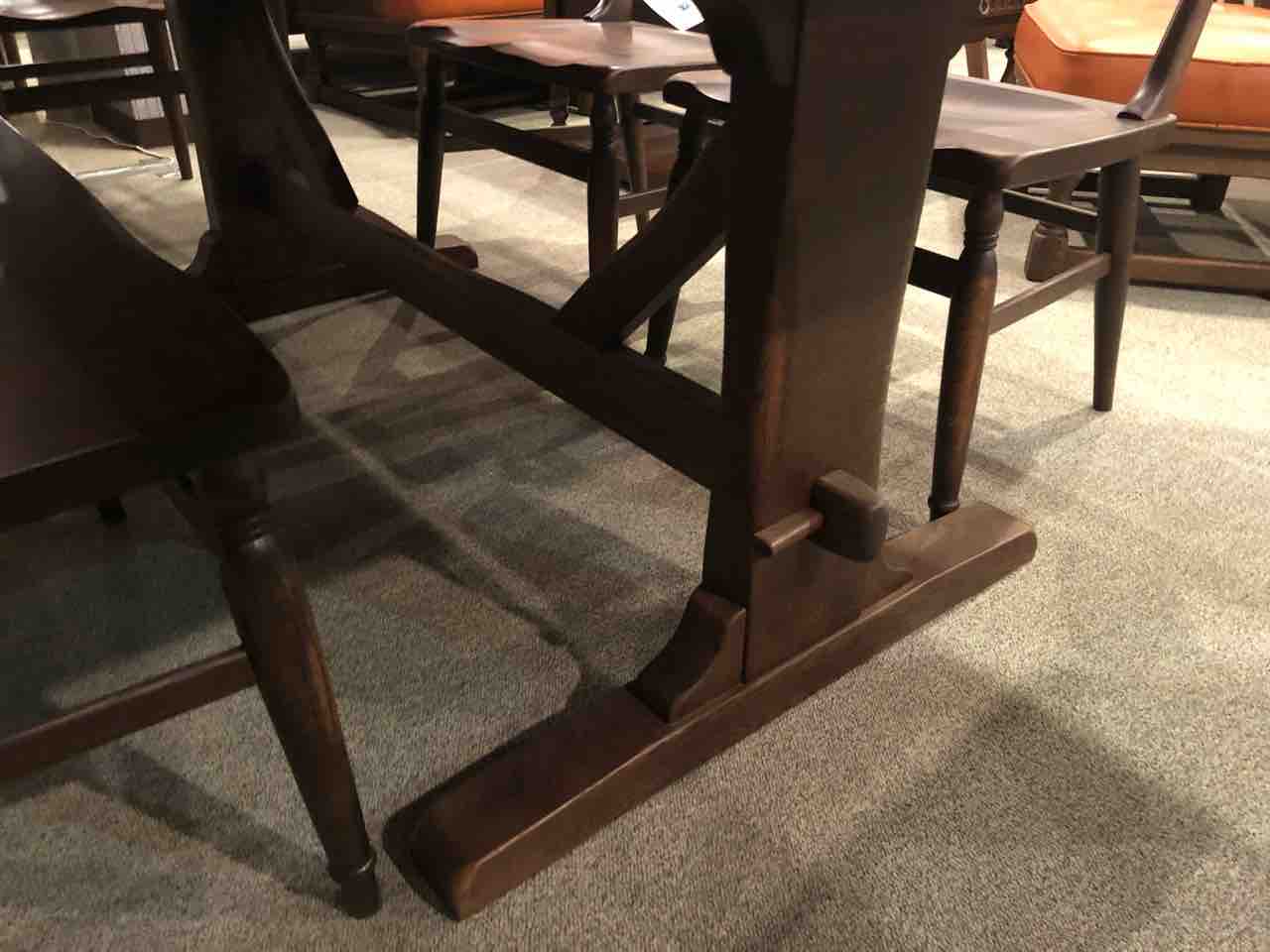 飛騨産業・プロヴィンシャル•タバーンテーブルと柏木工・ウィルダネス