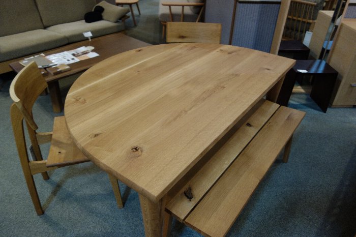 飛騨産業 ～半円形リビングテーブル『森のことば』～ - 東京デザイン