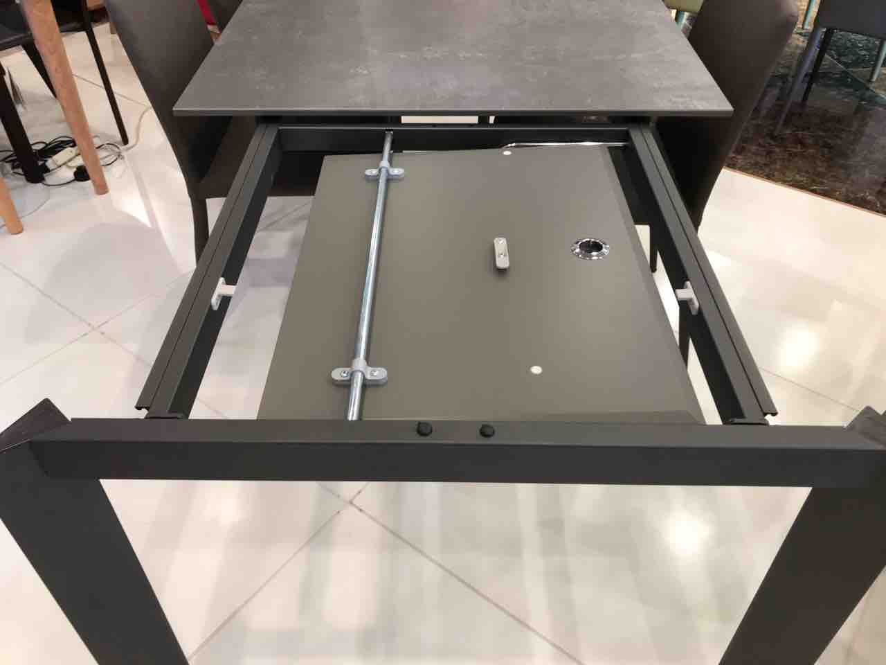 スタイリッシュなセラミック伸長テーブル・TEOREMA(テオレマ)・ALTACOM