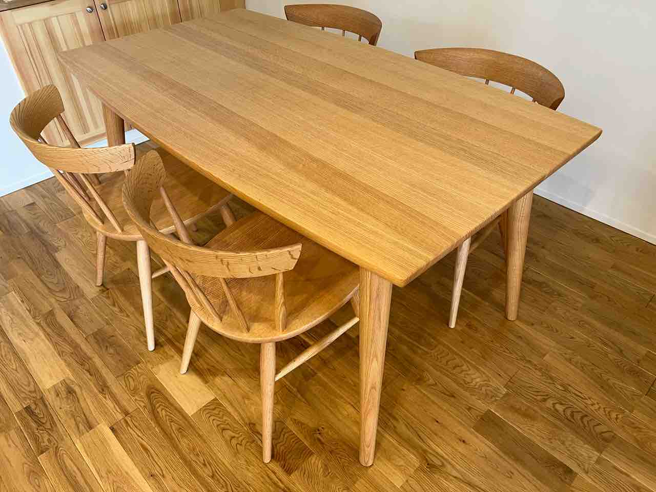 三豊市に柏木工・オーダーテーブルを納品 : 住賓館(じゅうひん