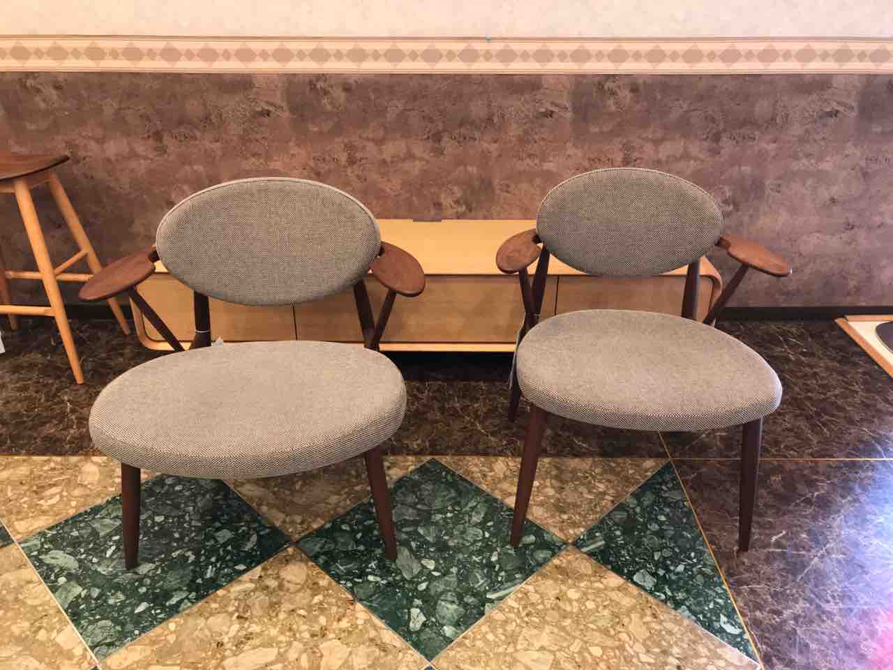 BOSS(ボス)イージーチェアとダイニングチェアを比べてみました・柏木工