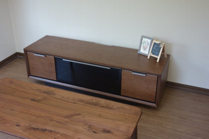 愛媛県にフジシのスローライフⅡシリーズのソファとダイニングセットを