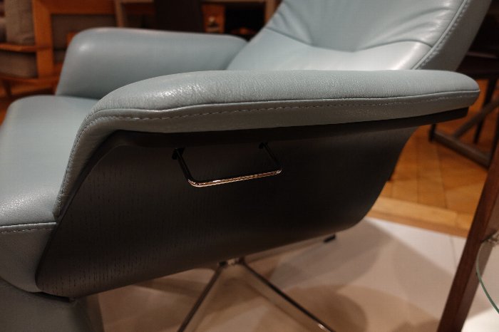 仮眠ができるパーソナルチェア】スウェーデン・CONFORM社の 仮眠ができるパーソナルチェア】スウェーデン・CONFORM社の