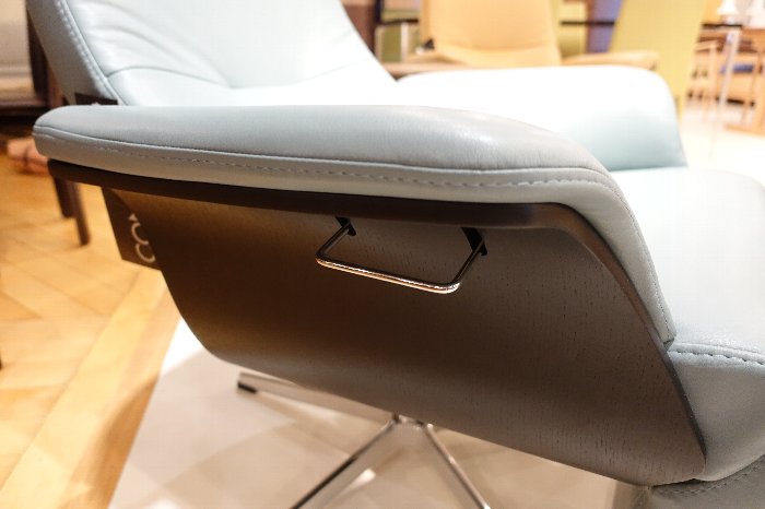 仮眠ができるパーソナルチェア】スウェーデン・CONFORM社の 仮眠ができるパーソナルチェア】スウェーデン・CONFORM社の