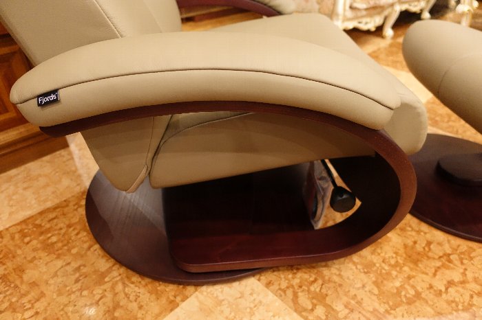 美品 シモンズ ソファ Fjords Uno 限定ソフトレザー 美品 シモンズ ソファ Fjords Uno 限定ソフトレザー - メルカリ