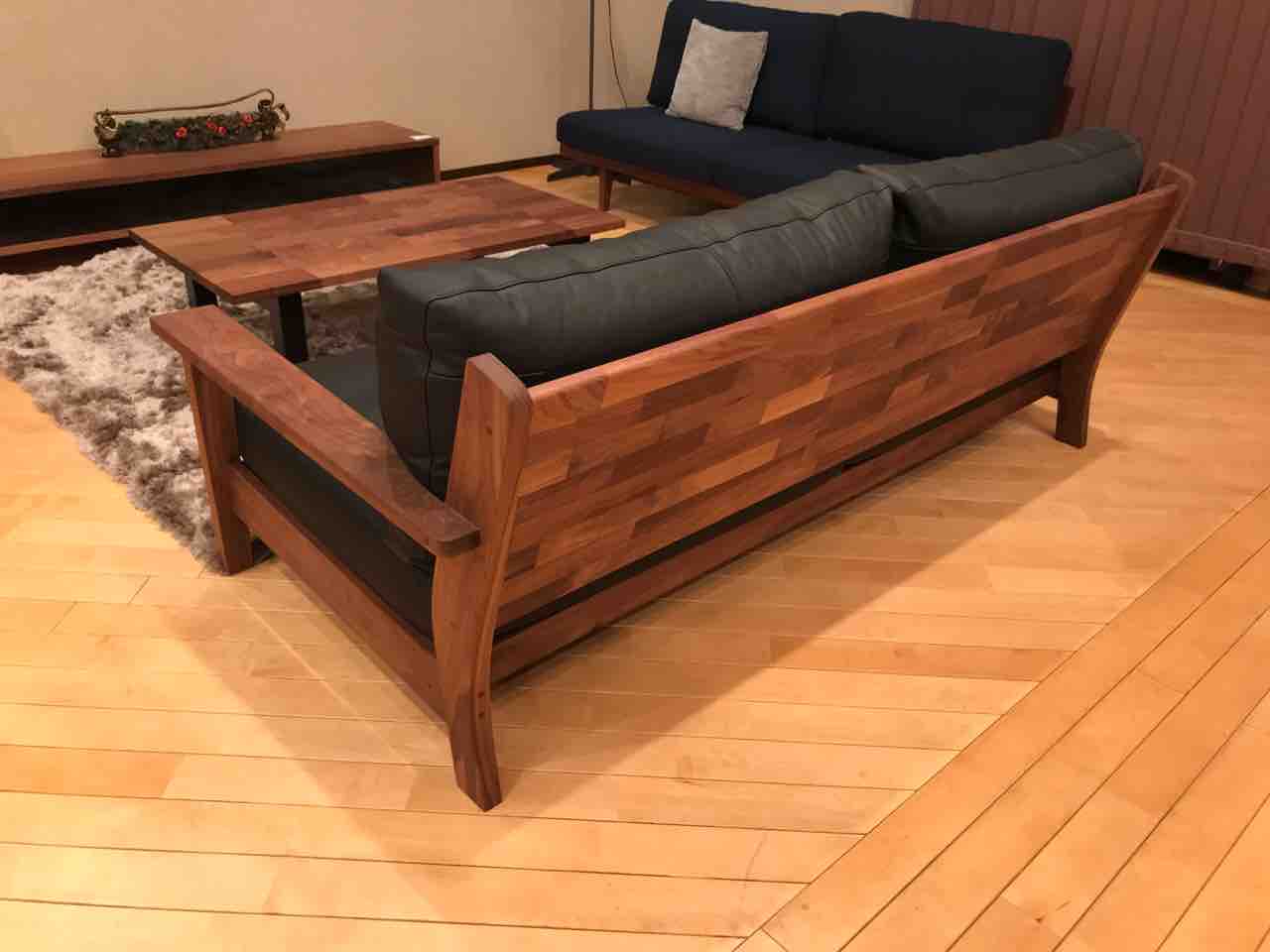 新商品のご紹介 背中のモザイクがおしゃれなピッキオソファ 住賓館 じゅうひんかん ブログ