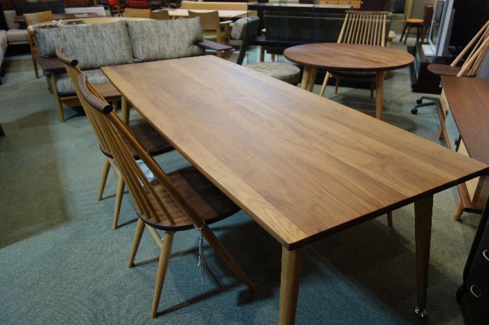 訳ありエレガント　ヴィオレッタシリーズ　ダイニングテーブル　ワイド155　手彫り 訳ありエレガント ヴィオレッタシリーズ ダイニングテーブル