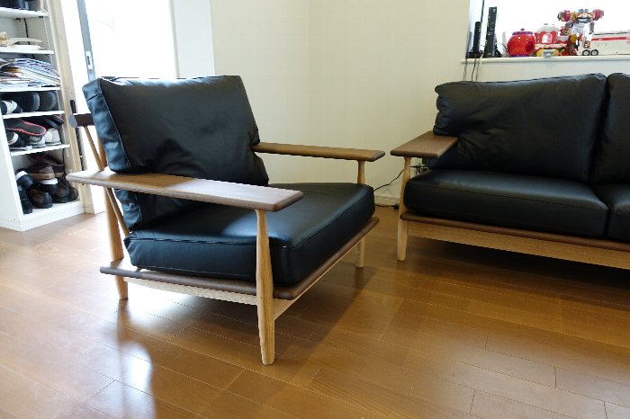 坂出市に柏木工のシビルシリーズのソファ3PWと1P・本革仕様を納品 : 住