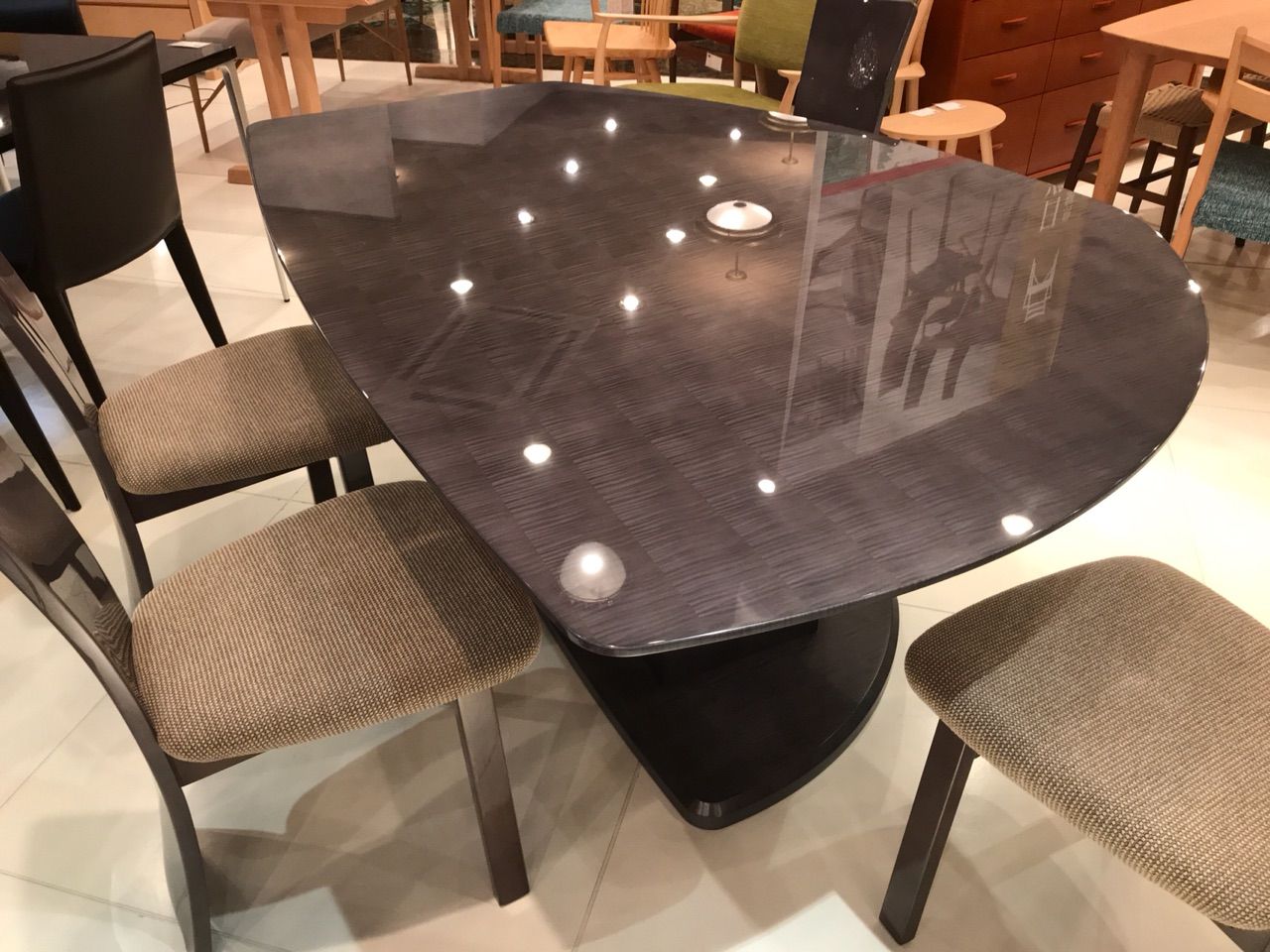 展示品 松創 国内最高峰シカモアメープル 大型ダイニングテーブル W200cm 展示品 松創 国内最高峰シカモアメープル 大型ダイニングテーブル