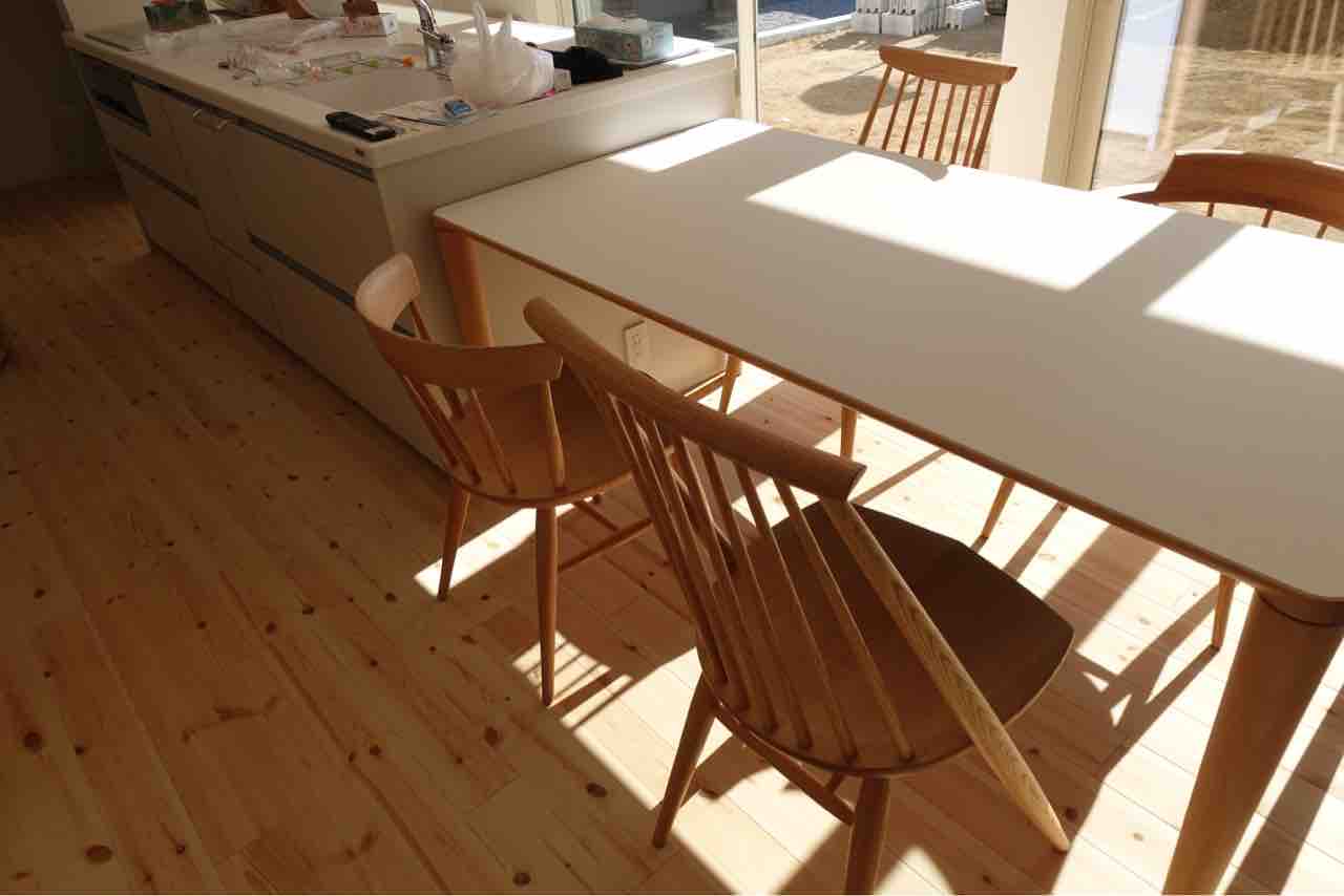 高松市に柏木工・CONOMAダイニングテーブル・チェアを納品 : 住賓館