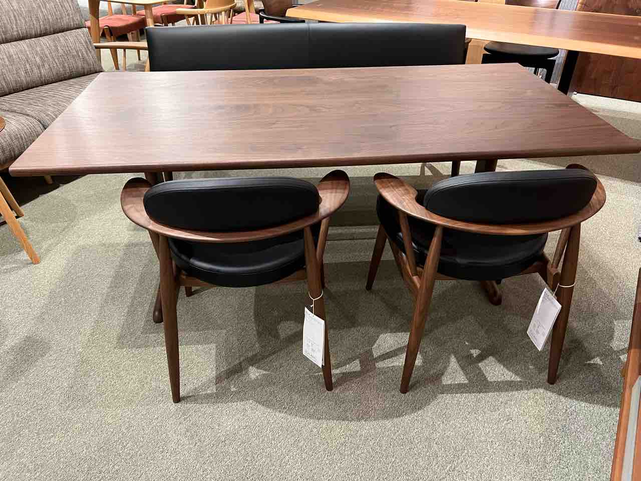 ＊＊本日限定セール＊＊柏木工　アンティーク　ブラウンチェア 2024柏木工セール】チェアもベンチもゆったり寛げるダイニングセット