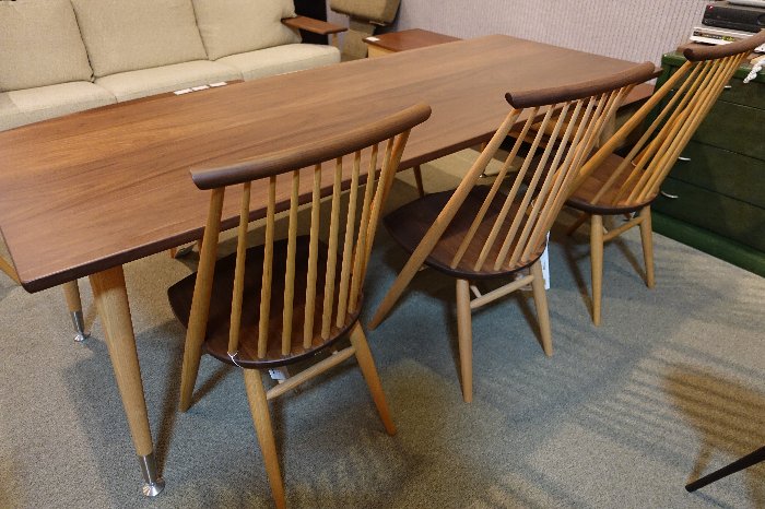 17年 柏木工 イバタインテリア受注会 柏木工 シビルダイニングテーブルの脚間とシビルチェア Cc71kとのバランス 住賓館 じゅうひんかん ブログ