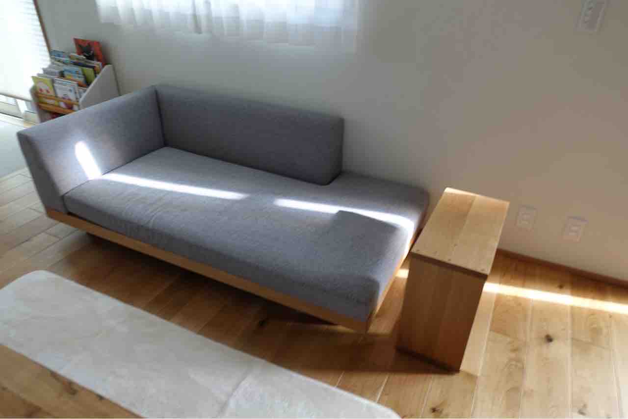 高松市にマスターウォール・レイジーデニッシュソファを納品 : 住賓館 