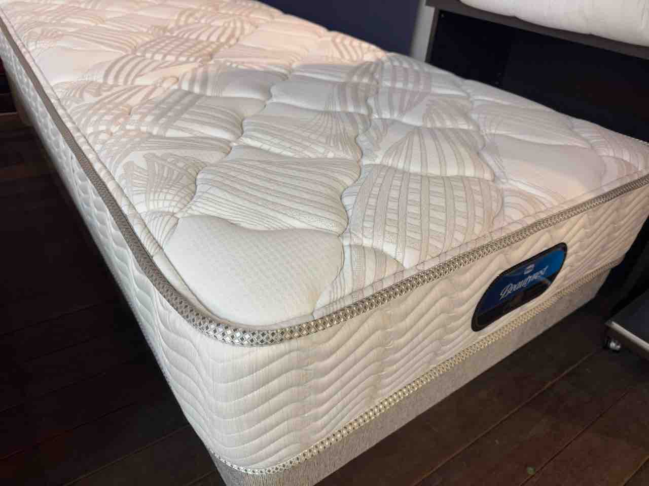 シモンズ・60周年6.5インチ両面タイトトップ・サータFS6000P 2トップ