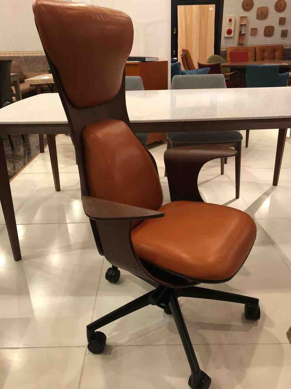 冨士ファーニチャ　キャスター付きリクライニングチェア　(2/2) 冨士ファーニチャキャスター付きリクライニングチェア(2/2)