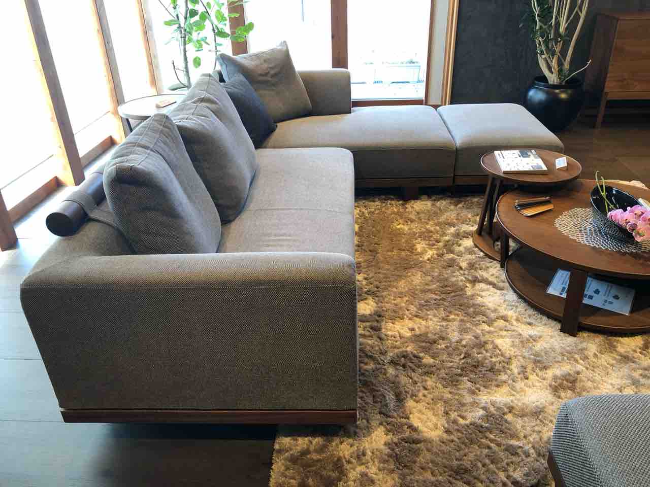 ウォールナット　テーブル付きソファー　検、飛騨家具、柏木工 ウォールナットテーブル付きソファー検、飛騨家具、柏木工