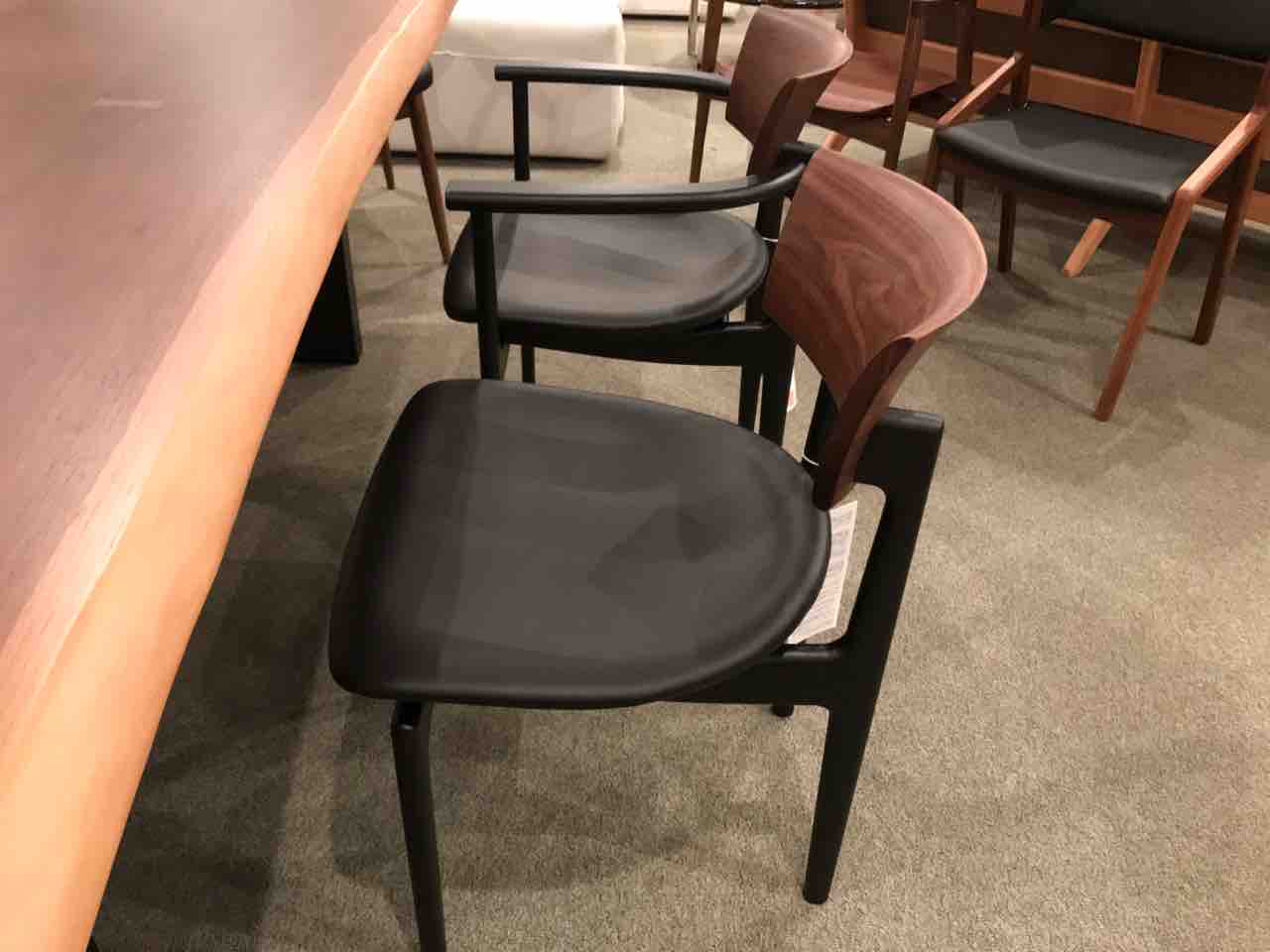 シックで体にぴったりフィットするシックチェア・柏木工・PDC01K 