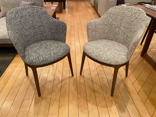 ① マスターウォール チェア YU UC9 DINING CHAIR （1/2）