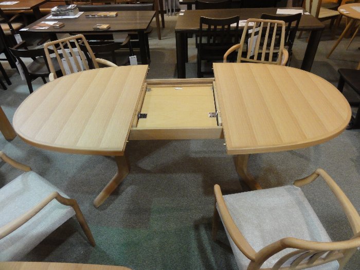 日進木工のNatural Brownシリーズの伸長式ダイニングテーブル・NBT-438