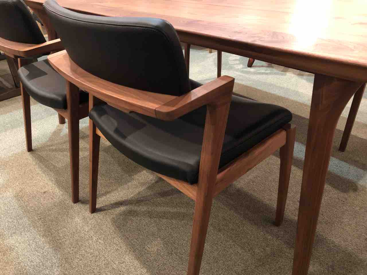 フジファニチア Koti セミアームチェア ①