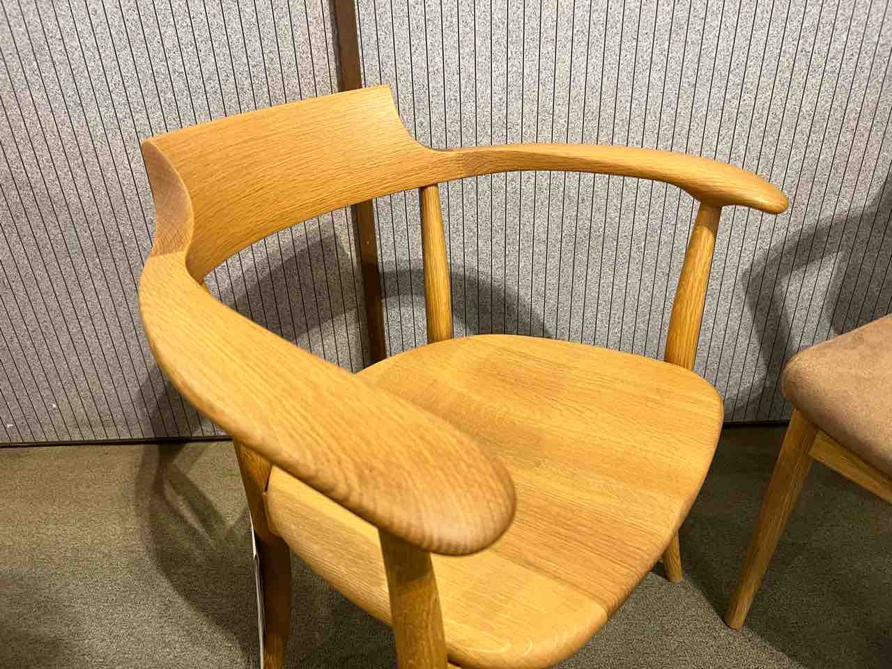 （超快適）最終お値下げ飛騨産業最高級クレセントアームチェア 飛騨の家具】 飛騨産業 クレセントアームチェア(ウォルナット