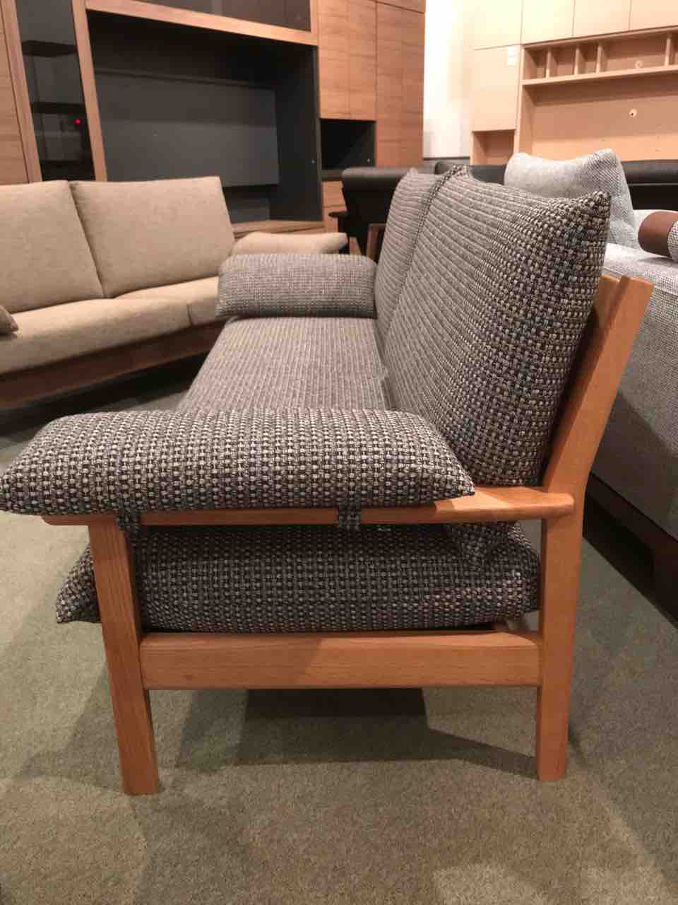 飛騨産業 chigusa 3Pソファ レッドオーク無垢材 3Pソファ】飛騨産業/chigusa 受注生産商品 国産ソファ 木製